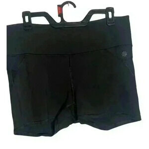 Women’s Athleta Biker style shorts 2.5 inseam Size Large Black
